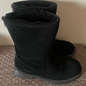 Ugg Boots Classic Short Zip Up 
Womens boot size 7